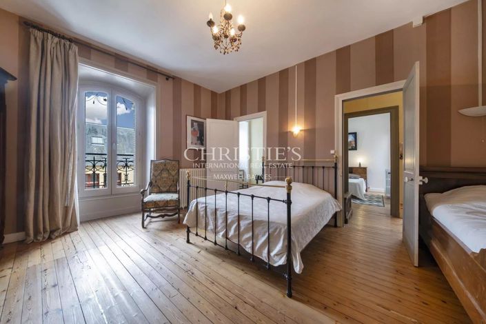 Image No.17-5 Bed House for sale