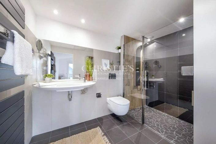 Image No.12-4 Bed Apartment for sale