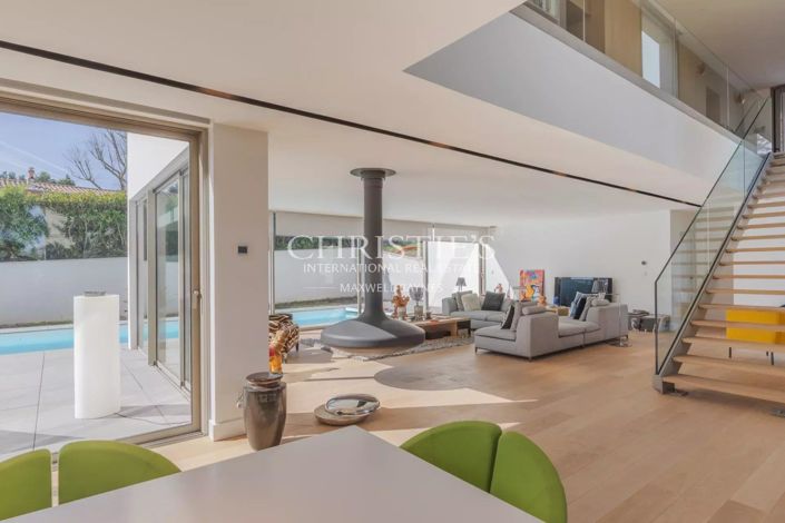 Image No.2-4 Bed House for sale