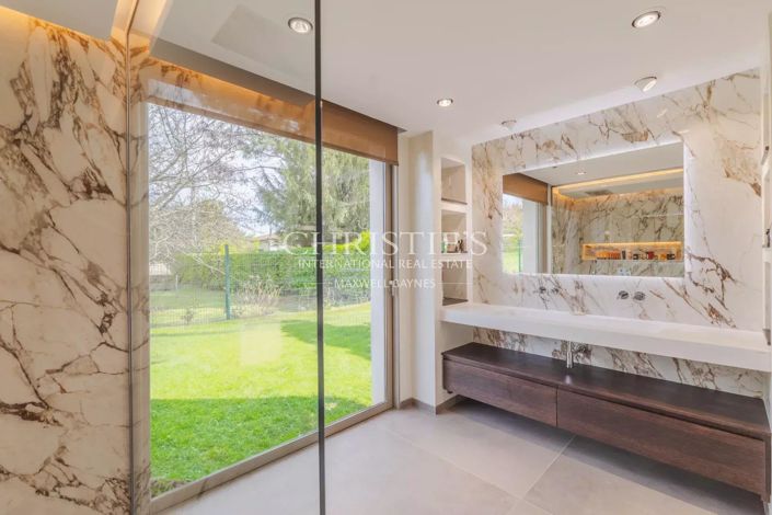 Image No.20-4 Bed House for sale