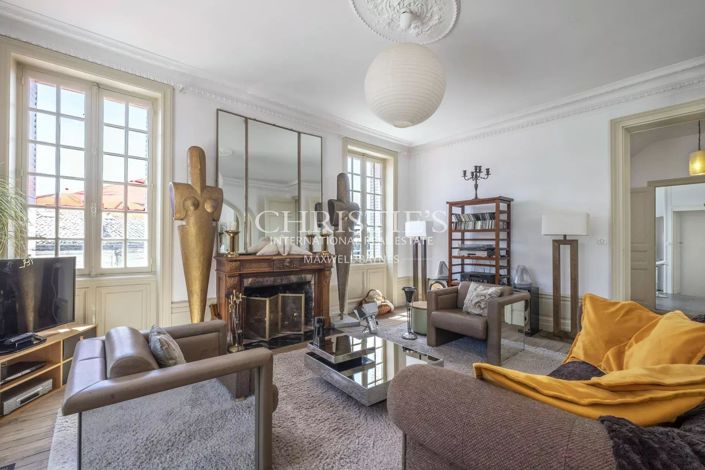 Image No.12-5 Bed House for sale