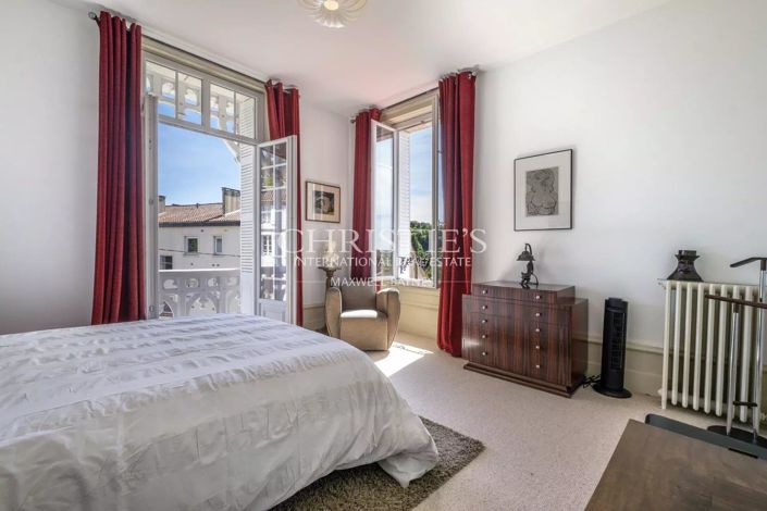 Image No.16-5 Bed House for sale