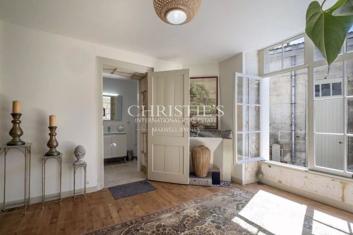 Image No.26-5 Bed House for sale