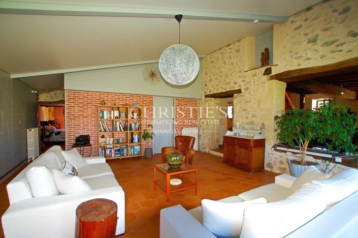 Image No.8-3 Bed House for sale