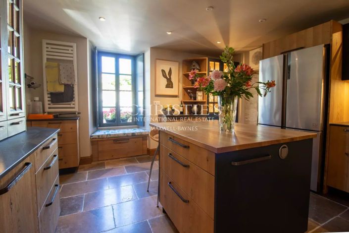 Image No.8-4 Bed House for sale