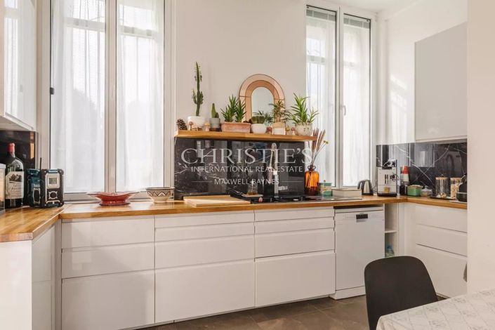 Image No.4-6 Bed House for sale