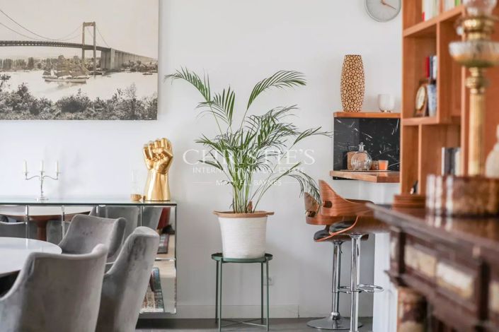 Image No.5-6 Bed House for sale