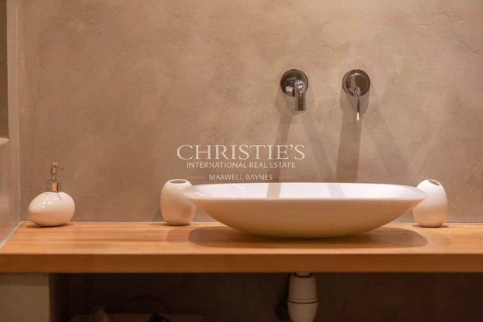 Image No.6-9 Bed House for sale