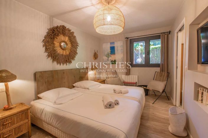 Image No.7-9 Bed House for sale