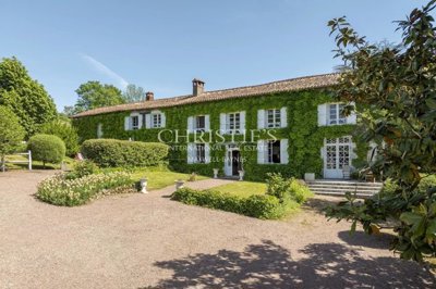 6 Bed House for sale