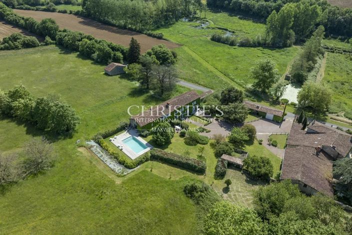 Image No.2-6 Bed House for sale