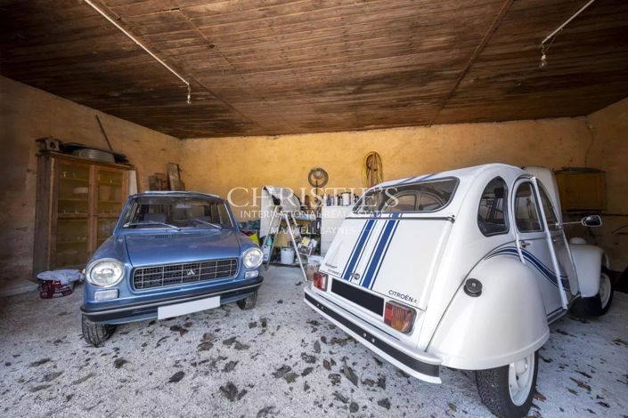 Image No.24-6 Bed House for sale