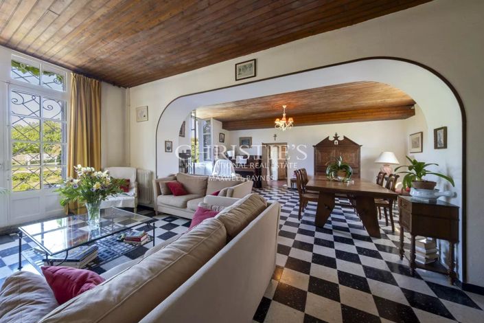 Image No.8-6 Bed House for sale