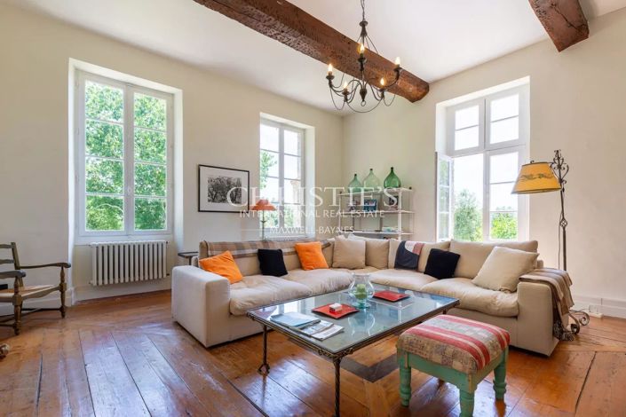 Image No.11-10 Bed House for sale