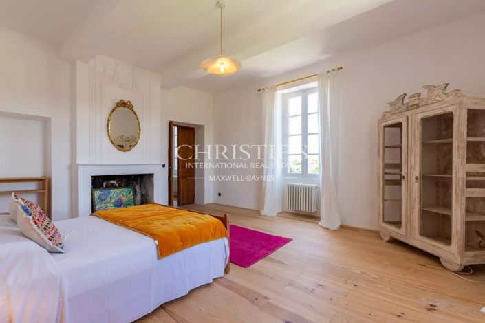 Image No.15-10 Bed House for sale