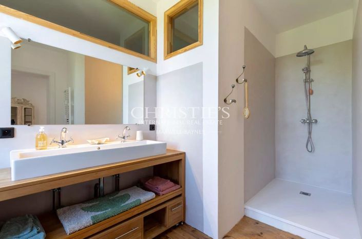 Image No.16-10 Bed House for sale