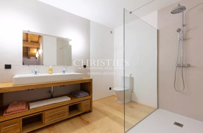 Image No.19-10 Bed House for sale