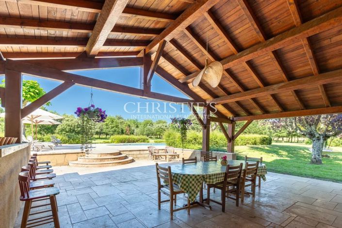 Image No.7-10 Bed House for sale