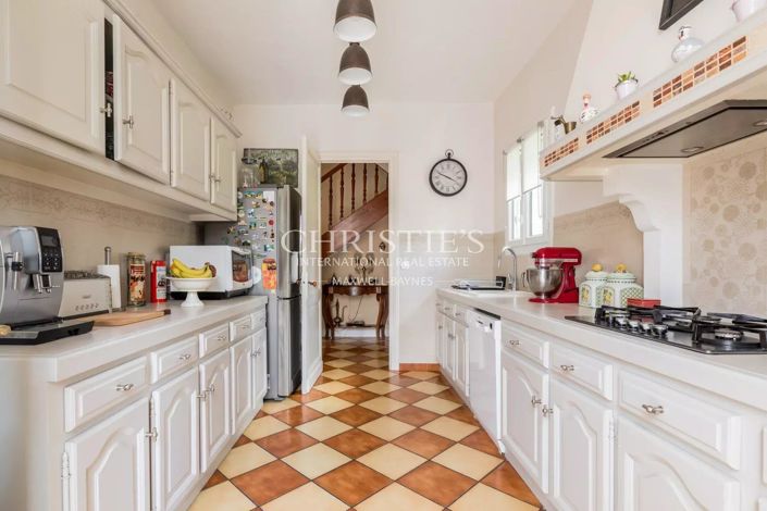 Image No.12-6 Bed House for sale