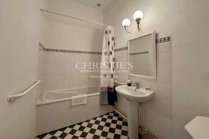 Image No.41-Maison de 10 chambres à vendre à Dienné