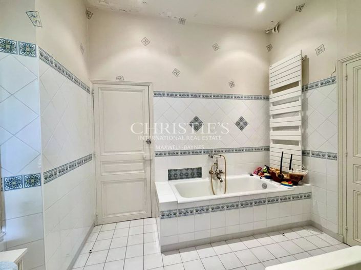 Image No.19-18 Bed House for sale