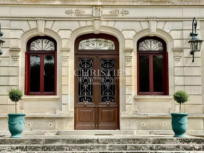 Image No.2-18 Bed House for sale