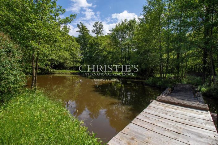 Image No.8-5 Bed House for sale