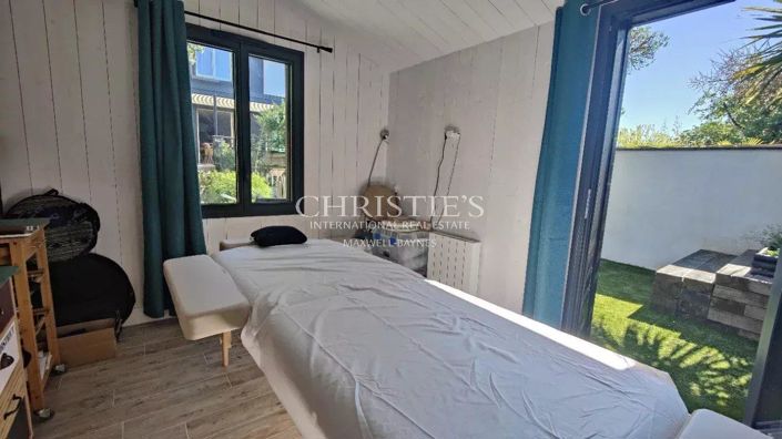 Image No.17-4 Bed House for sale