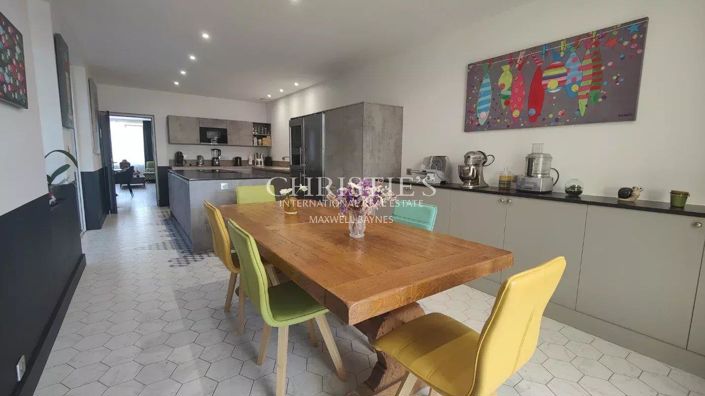 Image No.5-4 Bed House for sale