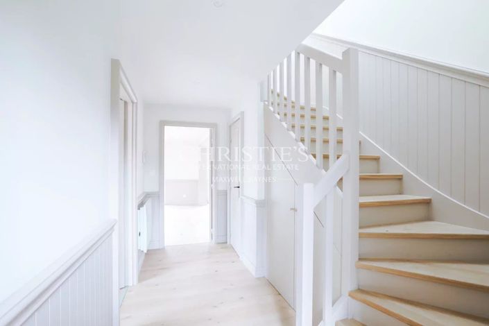 Image No.10-3 Bed Apartment for sale