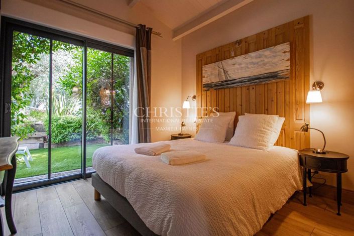 Image No.16-14 Bed House for sale