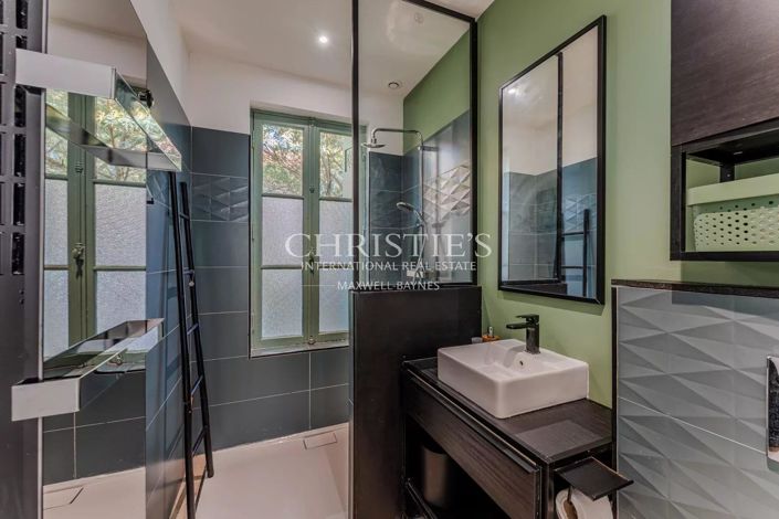 Image No.11-6 Bed House for sale