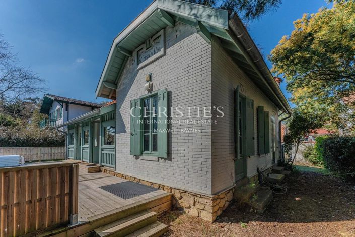 Image No.12-6 Bed House for sale