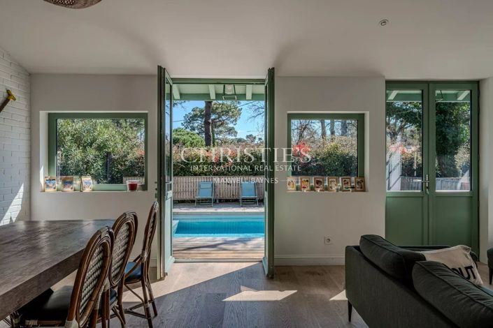 Image No.4-6 Bed House for sale