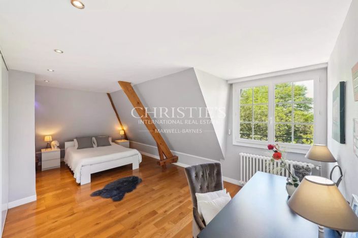 Image No.10-5 Bed House for sale