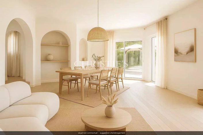 Image No.2-8 Bed House for sale