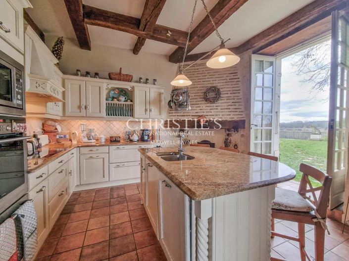 Image No.10-5 Bed House for sale