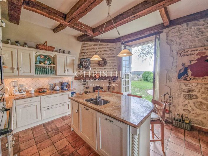 Image No.11-5 Bed House for sale