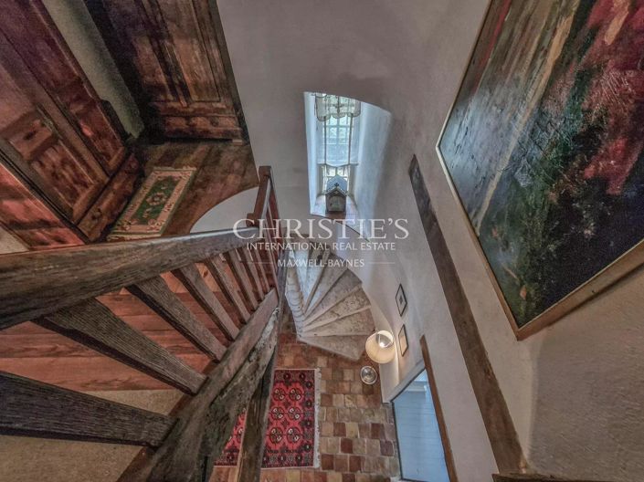 Image No.17-5 Bed House for sale