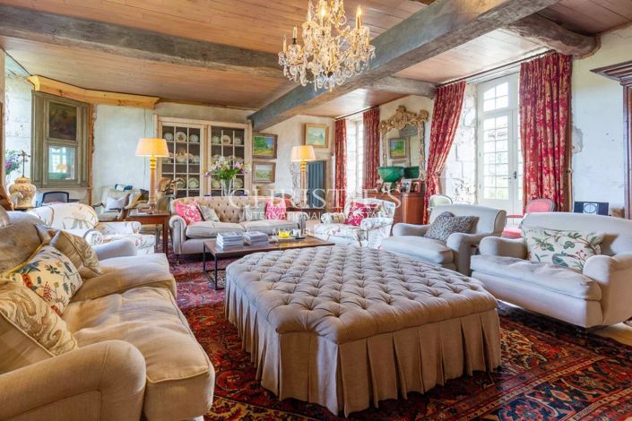 Image No.10-5 Bed House for sale