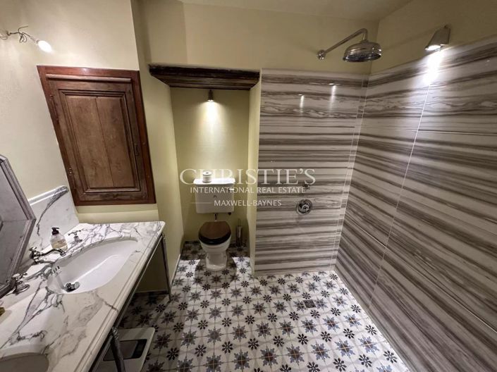 Image No.21-5 Bed House for sale