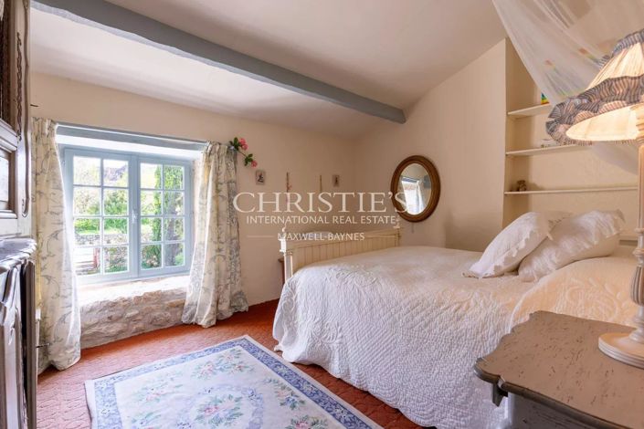 Image No.24-5 Bed House for sale