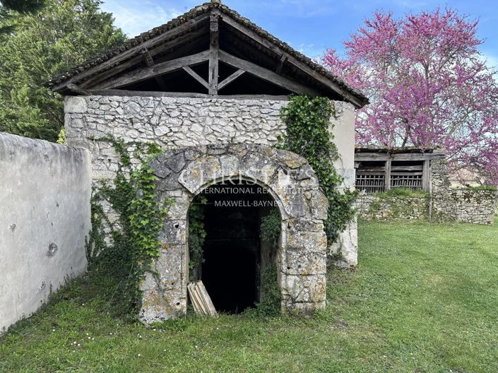 Image No.30-5 Bed House for sale