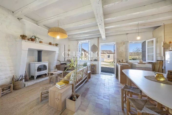 Image No.31-8 Bed House for sale