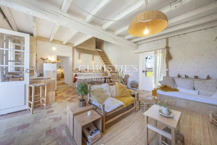 Image No.32-8 Bed House for sale