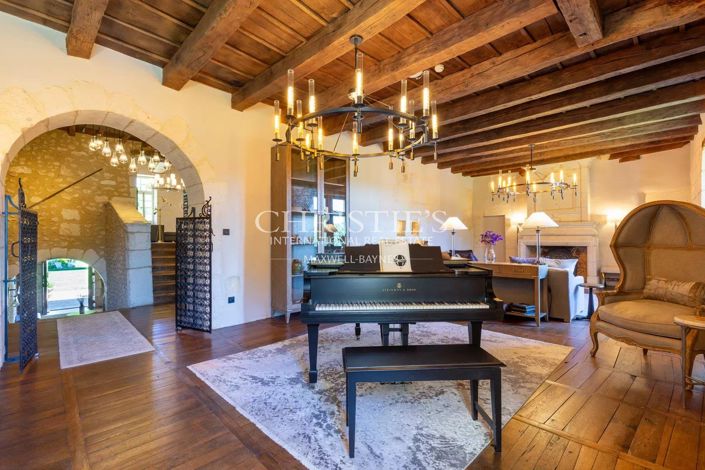 Image No.13-8 Bed House for sale