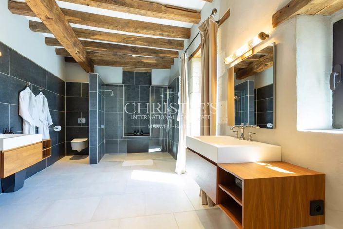 Image No.20-8 Bed House for sale