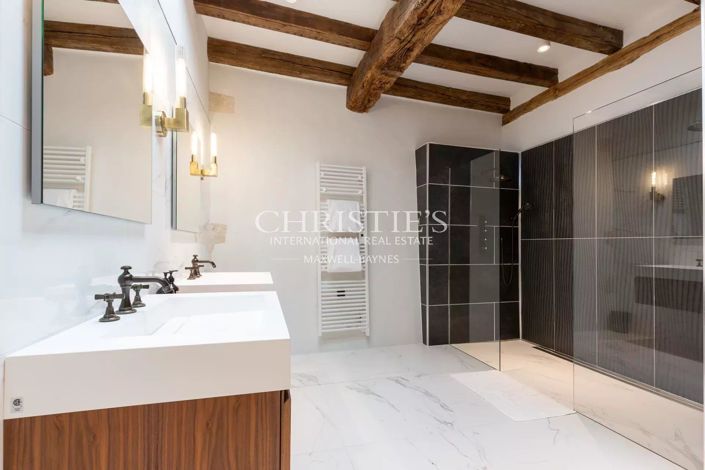 Image No.22-8 Bed House for sale