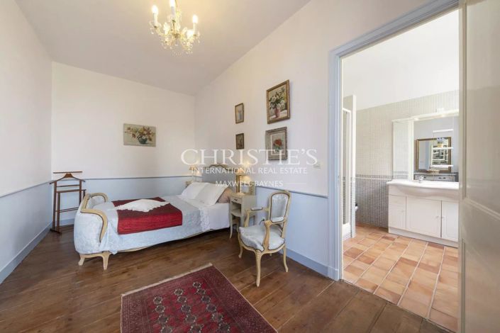 Image No.28-9 Bed House for sale