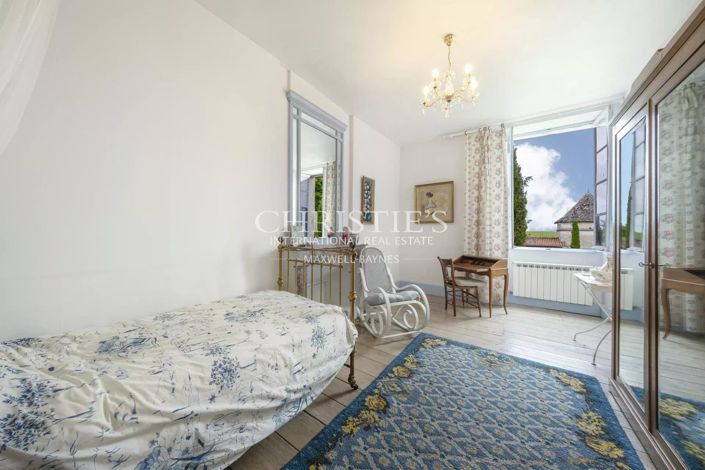 Image No.35-9 Bed House for sale